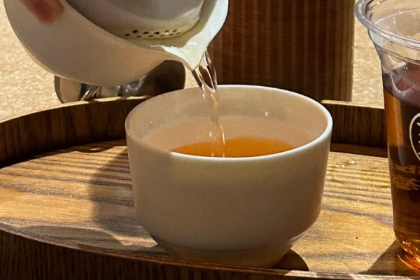 ​开吉茶馆茶饮品牌加盟：开启成功创业之路